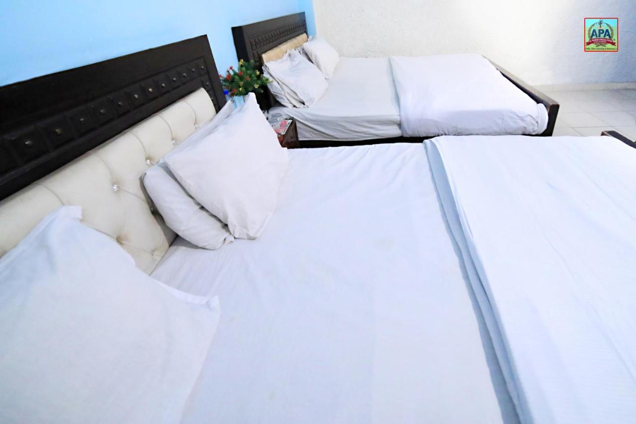 Royal Inn Guest House Lahore Buitenkant foto