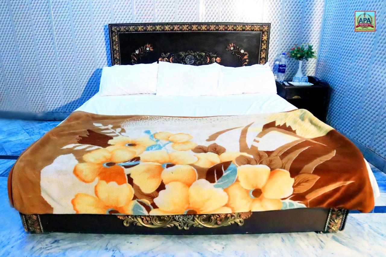 Royal Inn Guest House Lahore Buitenkant foto