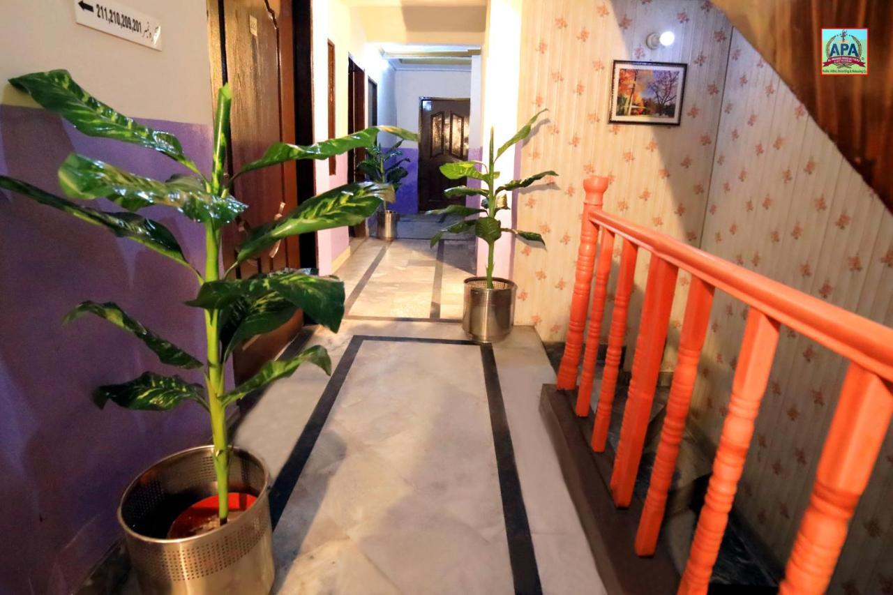 Royal Inn Guest House Lahore Buitenkant foto
