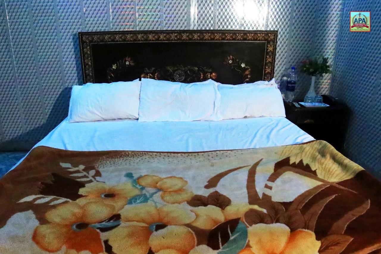 Royal Inn Guest House Lahore Buitenkant foto